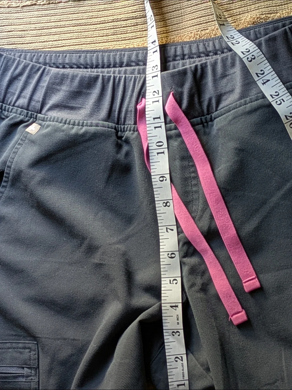Figs Men's Gray Scrub Pants with Pink Drawstring Sz L/P